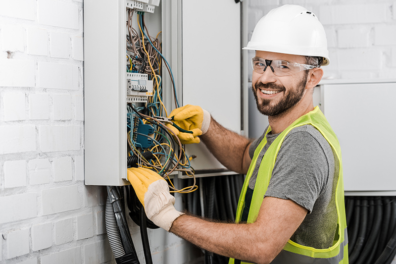 Local Electricians Near Me in Bristol Bristol